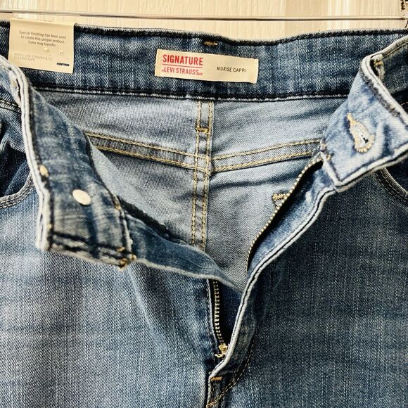 Levi Strauss Signature Mid-Rise Cuffed Capri Women’s 14 Jean Blue 34x23 Stretch - Picture 8 of 10
